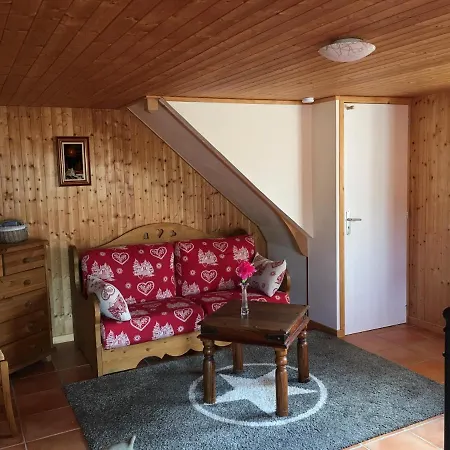Le De Doucy Bardet Bed & Breakfast *